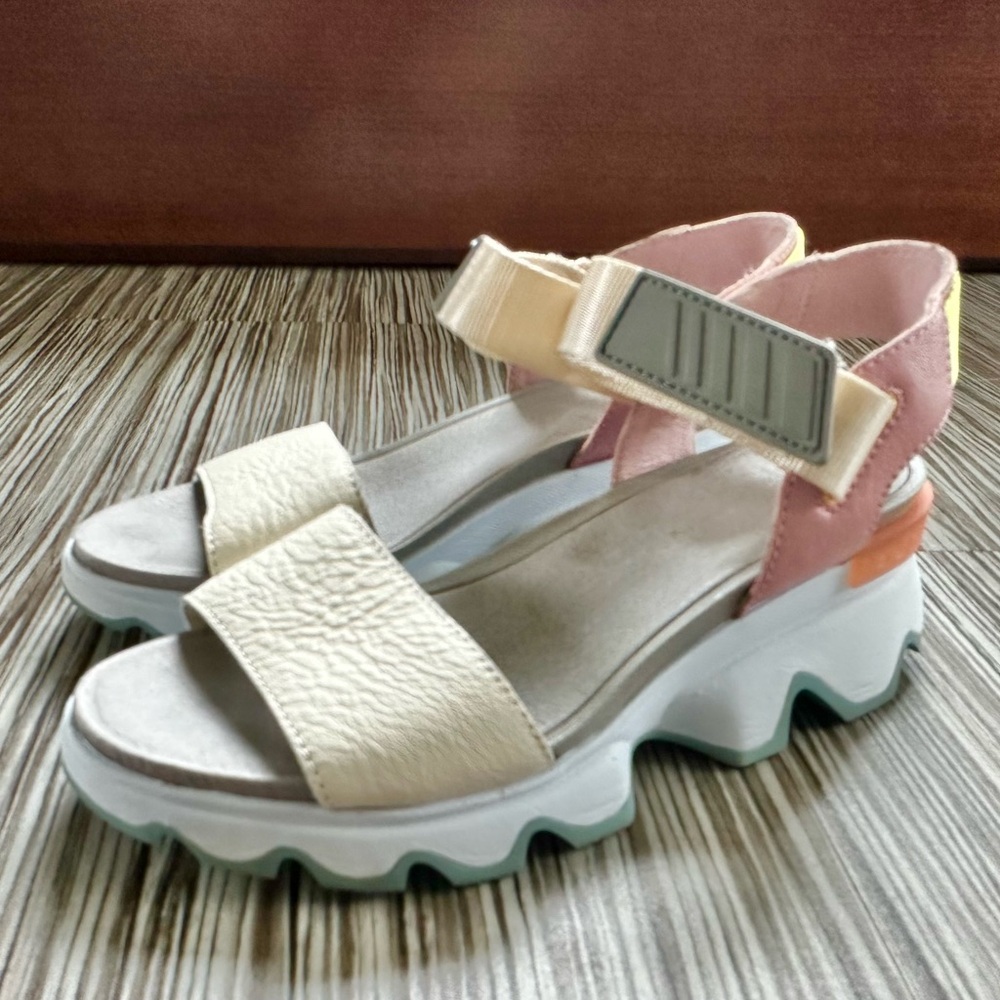 SOREL Kinetic Sporty Sandals Chalk/Eraser Pink